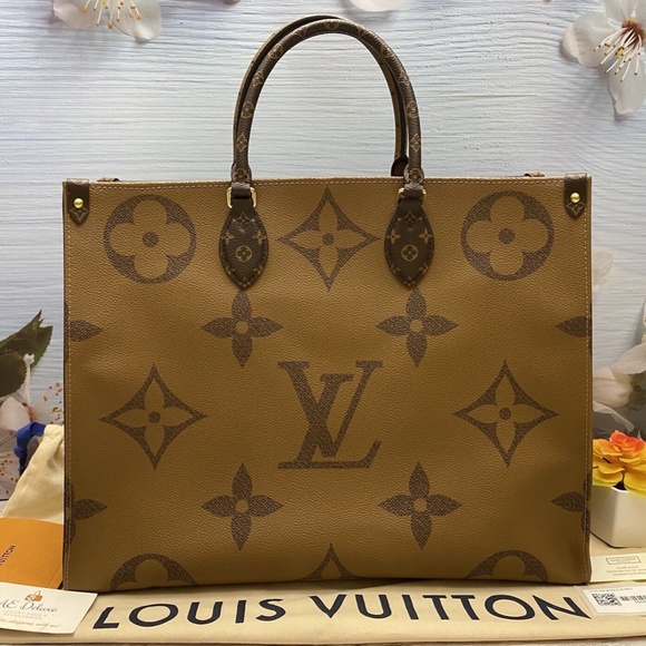Louis Vuitton OnTheGo GM Giant Monogram Reverse Purse Tote (DU4159) - Picture 2 of 12